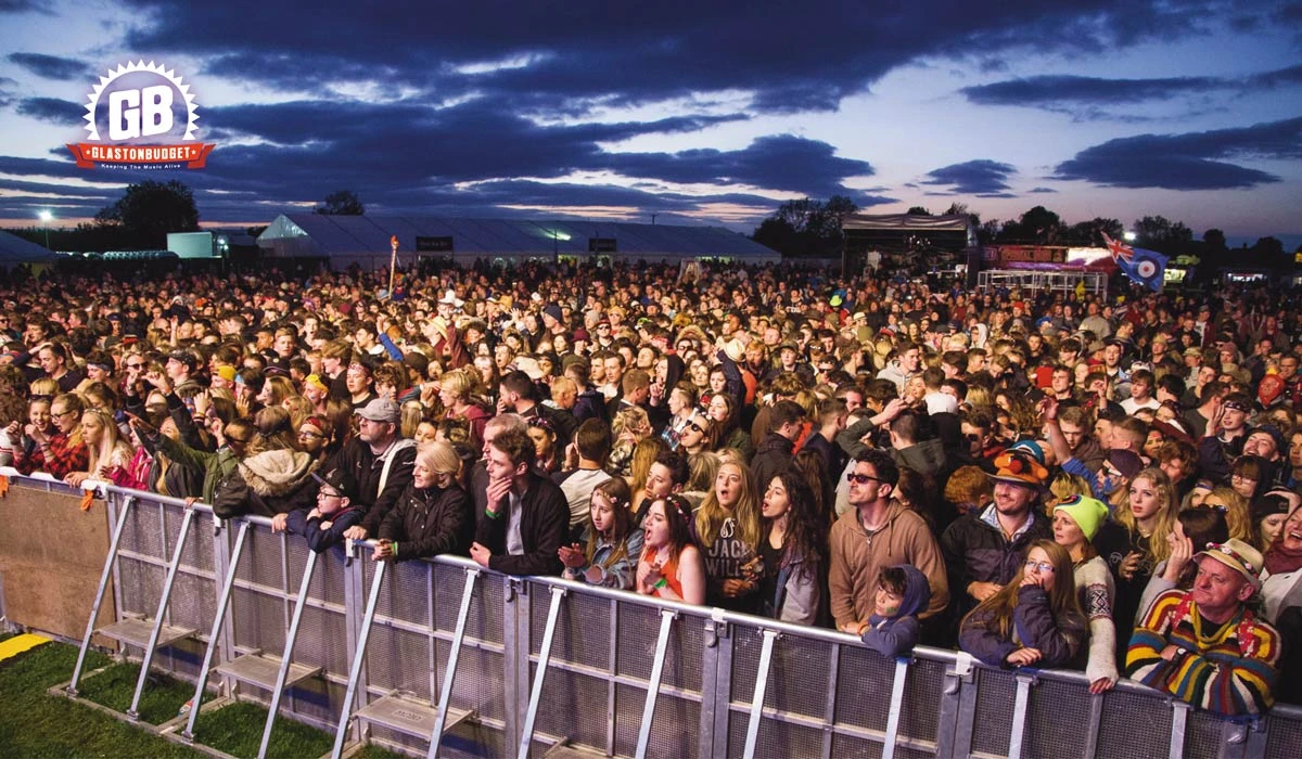 GLASTONBUDGET – EVENT PR.